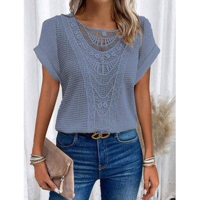 BLUSA DE ENCAJE DE MANGA CORTA Y CUELLO REDONDEADO- AERELIS