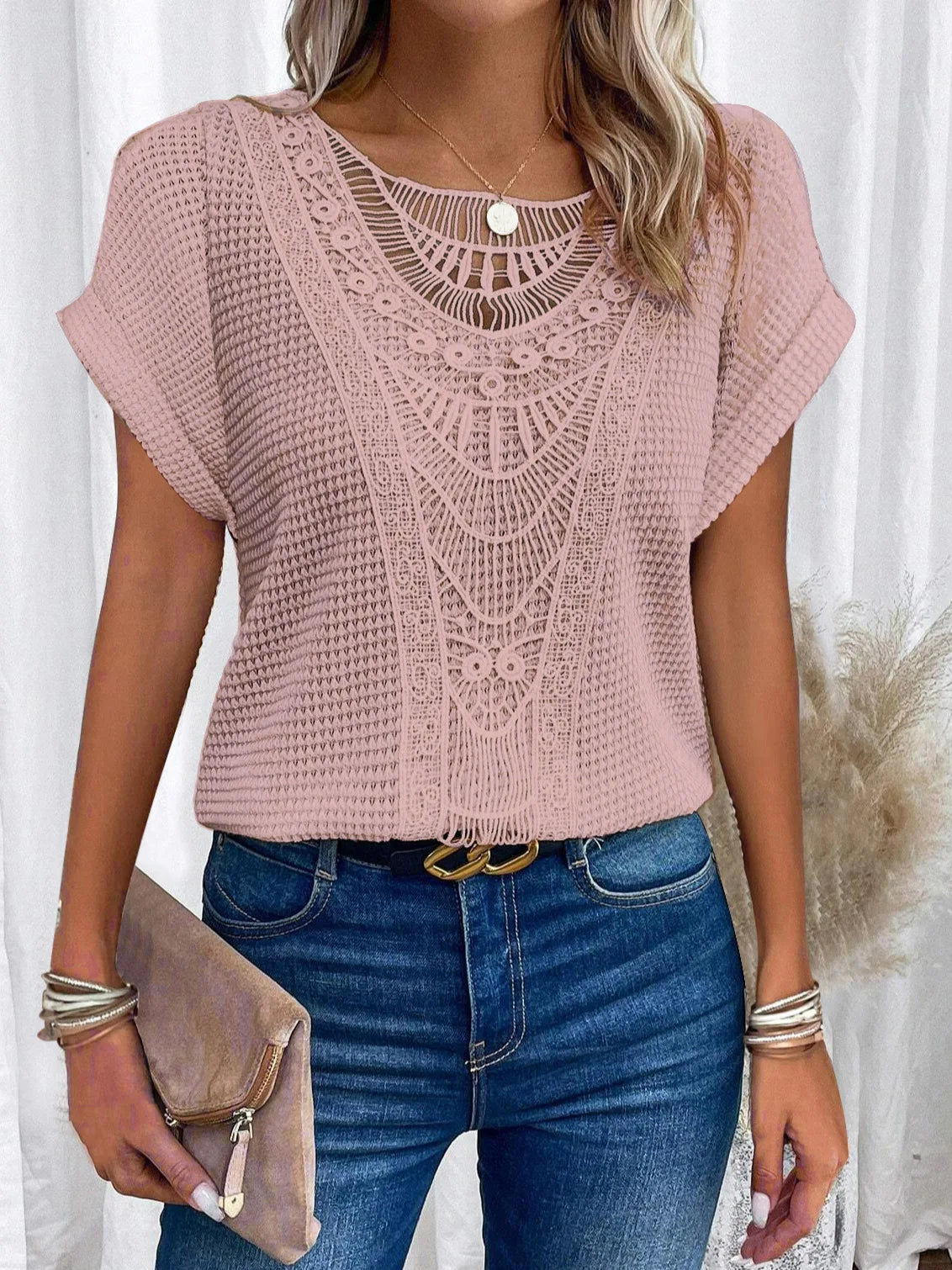 BLUSA DE ENCAJE DE MANGA CORTA Y CUELLO REDONDEADO- AERELIS