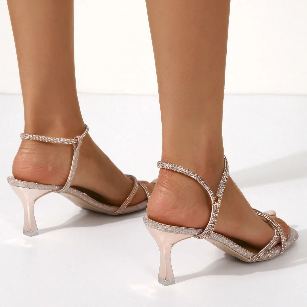 SANDALIAS DE TACÓN PLATEADAS LUNAR - AERELIS